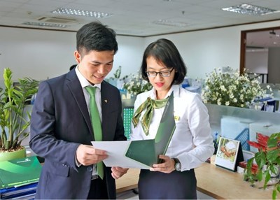 Đồng Phục Ngân Hàng Vietcombank Nổi Bật, Ấn Tượng Và Chuyên Nghiệp