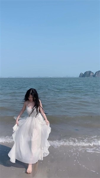 Bí Quyết Chọn Lựa Váy Đồng Phục Phù Hợp Cho Chuyến Đi Biển